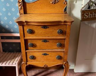 Vintage Oak Serpentine Front Chest of Drawers with Splashback