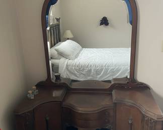 Vintage Waterfall Vanity with Mirror