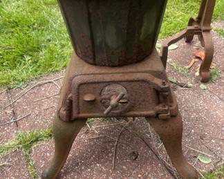 Vintage Cast Iron Pot Belly Stove Top Firebox
