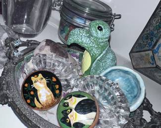 Lots of great kitty cat collectibles
