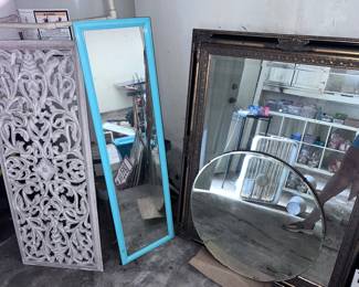 Large selection of wall, mirrors, and decorative pieces