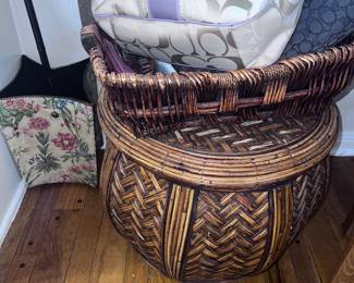 Small wicker table with storage. Top comes off.