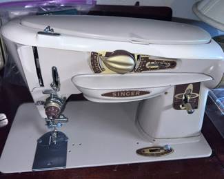 Vintage Singer, Rocketeer, Sewing Machine (1960)