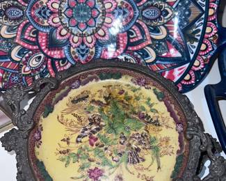 Set of small decorative plates
