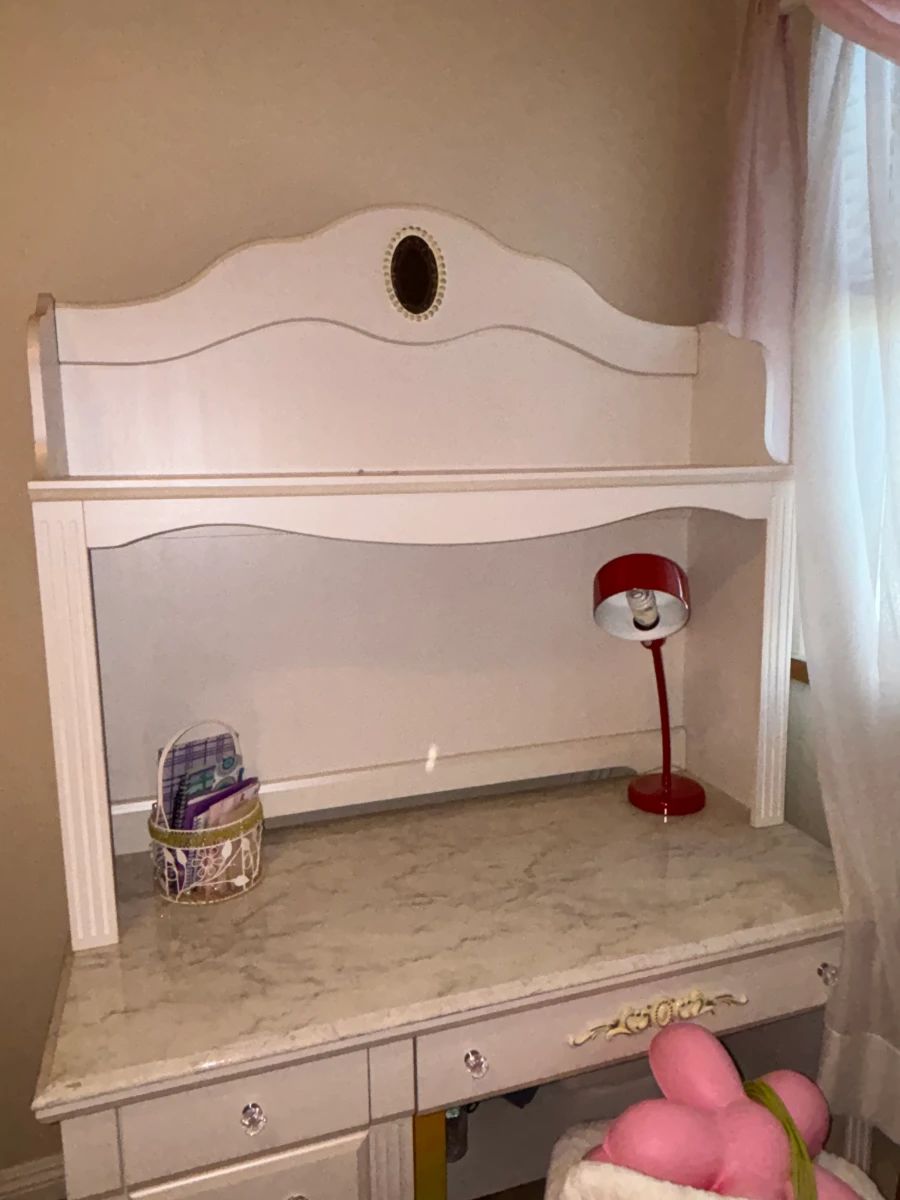 Two-Day Glendale Estate Sale â Furniture, Fashion, Art, Kitchenware & DÃ©cor