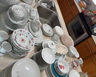 Assorted Dinnerware Place Settings