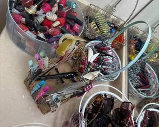Sunglasses And Beauty Accessories