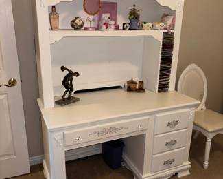 White Writing Desk With Hutch