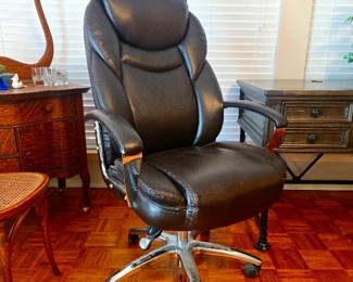 Serta "Big & Tall" Black Office Chair