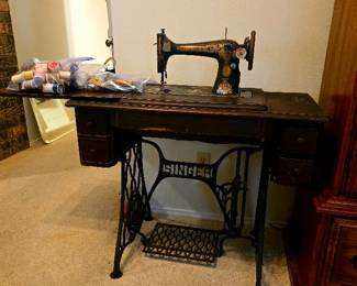 Antique Singer Treadle Sewing Machine