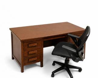 54 VintageExecutiveWoodDeskMeshOfficeChair