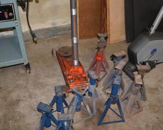 FLOOR JACK AND JACK STANDS