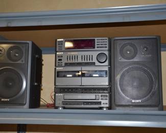 SONY STEREO, REMOVEABLE SPEAKERS