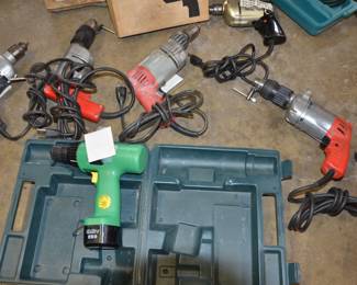 DRILLS AND HAMMER DRILLS