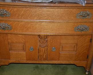 VINTAGE CHEST