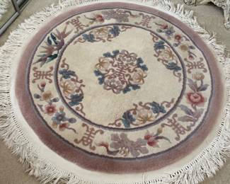 Round Chinese rug pink & cream