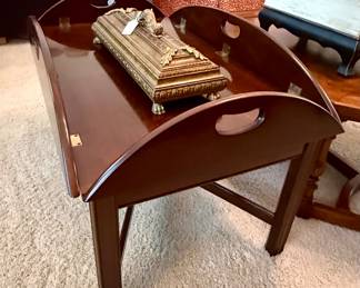 Expanding top coffee table