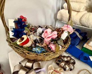 Lots of napkin rings!