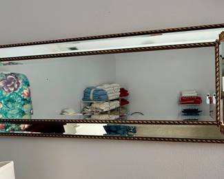 Unique mirror