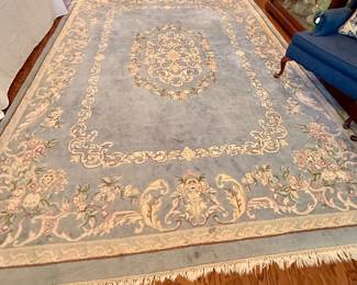 Lovely area rug - 8’6” x 11’6”
