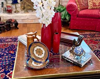 Pretty metal and wood coffee table
