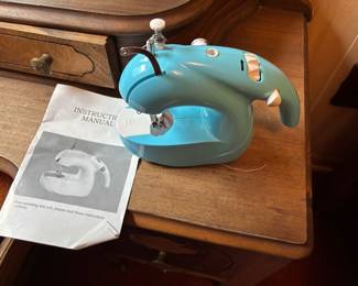 Mini Sewing Machine