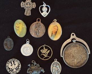 Pendants (Catholic)