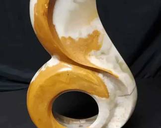 OM229Leonardo Nierman Style Onyx Sculpture