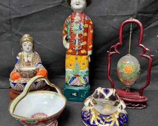 OM331Royal Crown Derby, Imari Frog, Satsuma Buddha, Qing Emperor, Reverse Painted Glass Egg with Stand