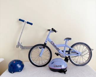 American Girl Trail Bike and Matching Helmet - American Girl Doll Lindsey's Scooter & Blue Helmet Set