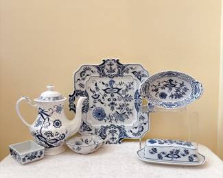 Blue Danube Blue Onion Dinnerware