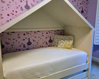 Pottery Barn Cottage House Bed