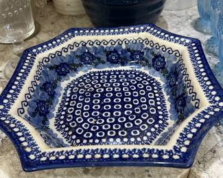 Bolesławiec Polish pottery octagonal serving bowl