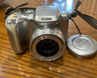 Kodak EasyShare Z612 6.1-megapixel digital camera