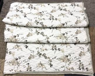 DKNY Bed cover and skirt