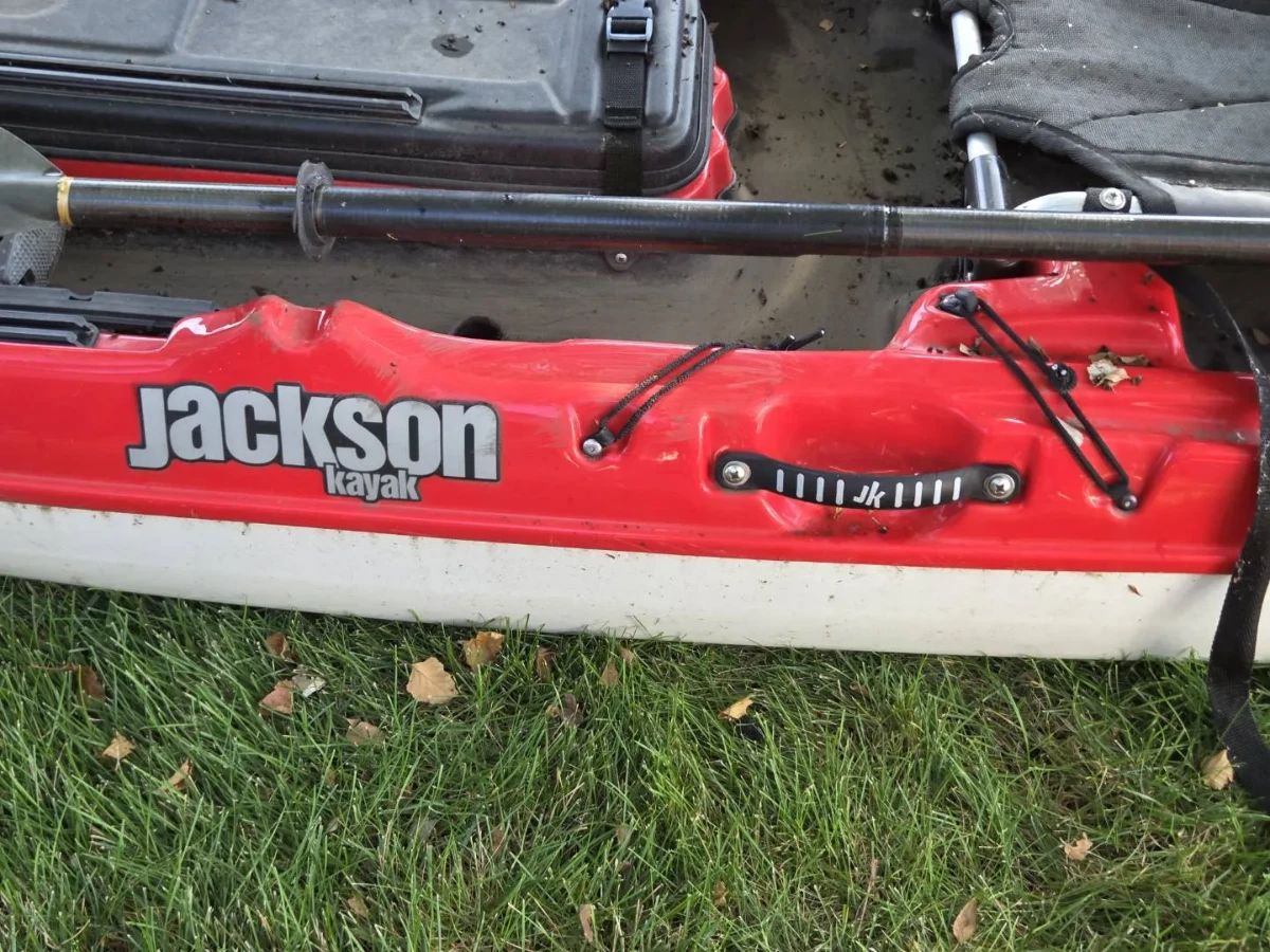 Jackson Kayak Fishing Kayak with 2 Paddles