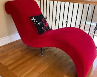 Contemporary red velvet upholstered Scurve chaise lounge