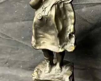 OM114Vintage Bronze Girl On Stool Statue