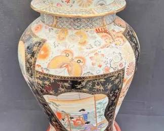 OM164VVintage Japanese Satsuma Porcelain Lidded Temple Jar with Wood Stand Foo Dog