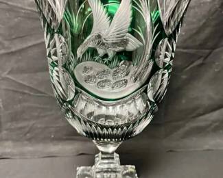 OM142Signed Lippold Bohemian Green Cut To Clear Crystal Pedestal Vase Game Bird Scene