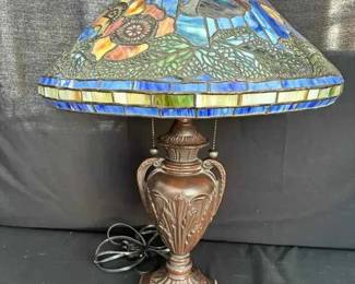OM236VTiffany Style Lamp With Urn Style Base
