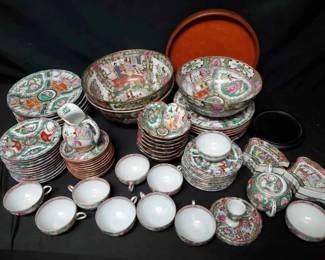 OM196Famille Rose China Set