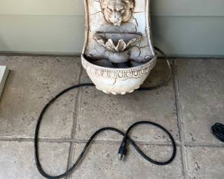 Lion Head Wall Fountain