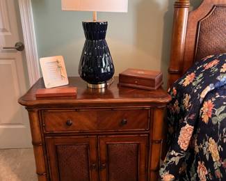 Havertys Nighstand