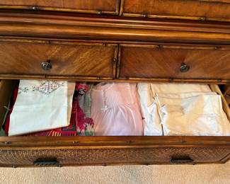 Havertys Chest
