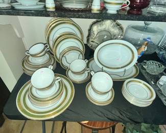 LARGE SET OF NORITAKE "PERDITA" CHINA
