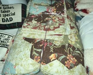 QUEEN SPREAD & SHAMS