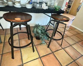 PAIR OF SWIVEL BARSTOOLS