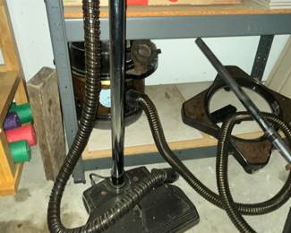RAINBOW VACUUM w/ ATTACHMENTS