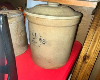 WONDERFUL 2 GALLON CROCK w/ STAR LID